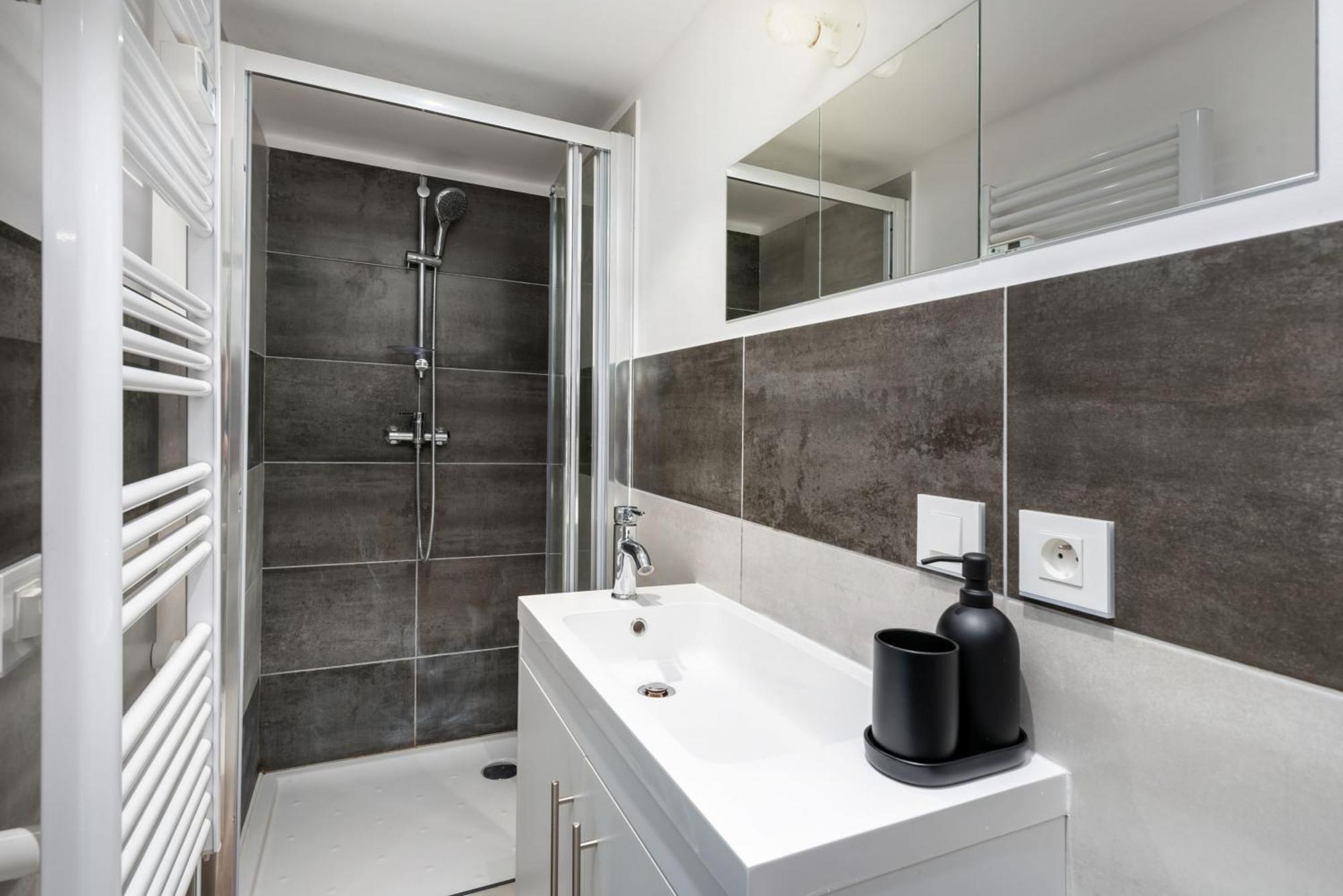 Le Cocon Traboule & Spa Лион Екстериор снимка